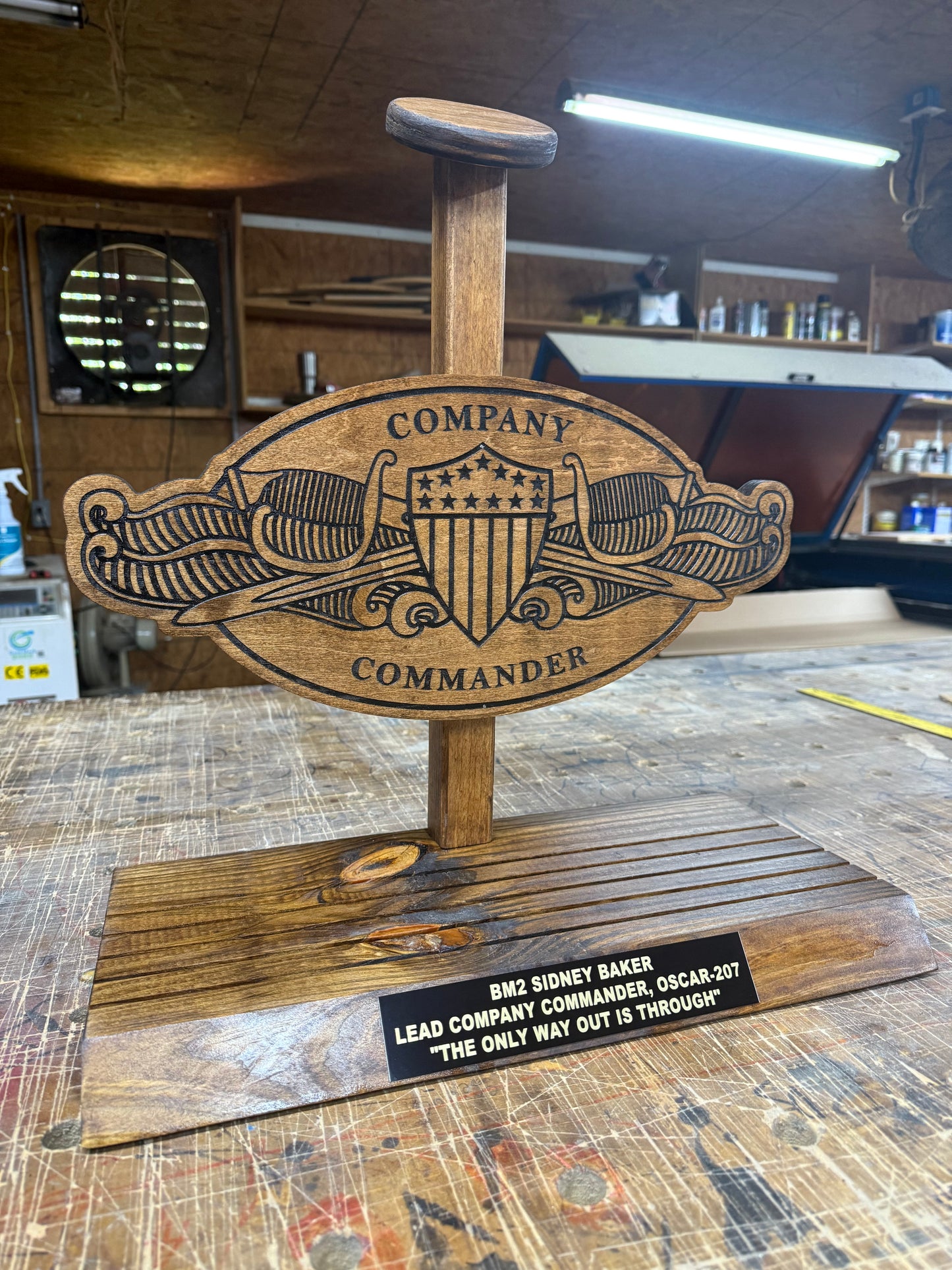CUSTOM IMAGE / LOGO HAT & CHALLENGE COIN STAND